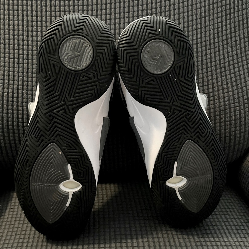 RARE Kyrie Irving Nike Flytrap 3 EP 'White Cool Grey' - Picture 5 of 7